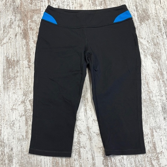 Lucy Black and Blue Powermax Capri Leggings Size Small - Picture 1 of 8